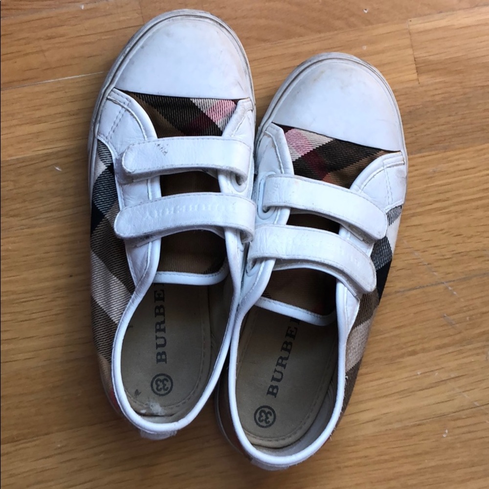 Burberry authentic sneakers